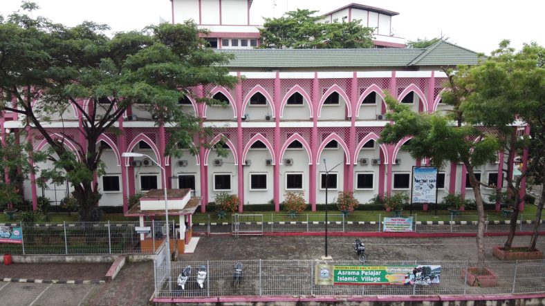 sekolah SMK termahal di Indonesia